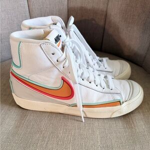 RARE Nike Blazer Mid 77
Infinite Kumquat